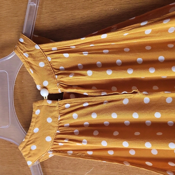 SHEIN yellow sleeveless polka dot maxi dress - Picture 7 of 10
